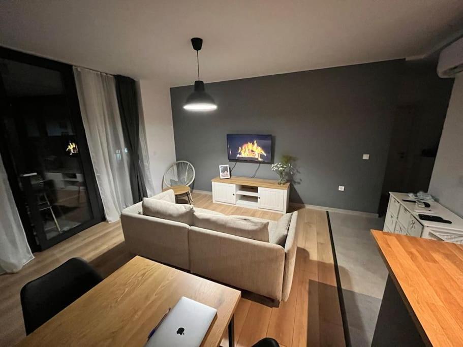 Sunlit Elegance Escape Apartment Varna Eksteriør bilde